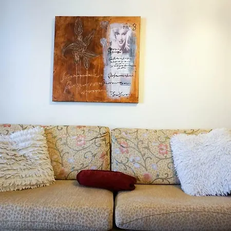 Peaceful & Styled Flat, 2 Bdrms, Wifi, Smart Tv *