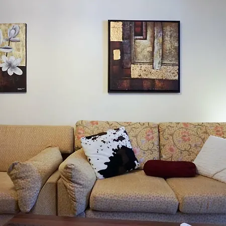 Peaceful & Styled Flat, 2 Bdrms, Wifi, Smart Tv Apartment