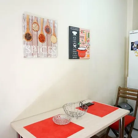 Peaceful & Styled Flat, 2 Bdrms, Wifi, Smart Tv