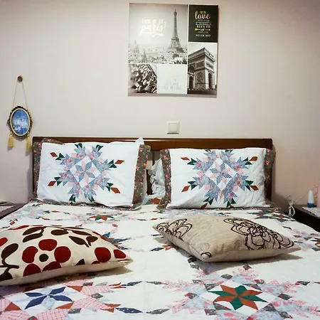 Apartment Peaceful & Styled Flat, 2 Bdrms, Wifi, Smart Tv